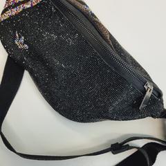 İLost kullanarak Stad Hasselt tarafından bildirildiği gibi Serseri çantası zwart