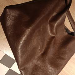 Kabelka brązowy, skórzany, jak nahlášeno MEININGER Hotel Kraków Centrum pomocí iLost