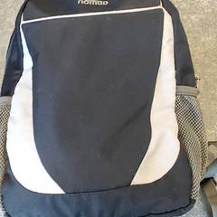 Mochila Blauw, como reportado por Regio Oost-Vlaanderen utilizando o iLost