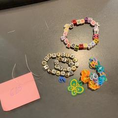 Karkötő, amint azt MEININGER Hotel Bordeaux Gare Saint-Jean az iLost segítségével jelentette.