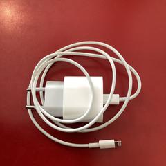 Ladekabel, come riportato da MEININGER Hotel Berlin Alexanderplatz utilizzando iLost