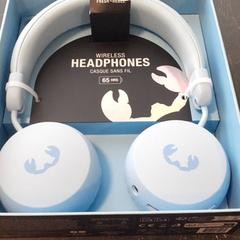 Auscultadores, como reportado por Qbuzz servicepunt  Emmen utilizando o iLost