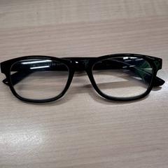 Gafas de vue noire, ha sido reportado por IKEA Marseille La Valentine con iLost