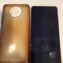 Mobilní telefon Blauwe achterkant poco, jak nahlášeno Gemeente Amsterdam pomocí iLost