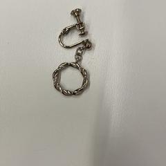 Boucle d'oreille, a été signalé par IKEA神戸 utilisant iLost
