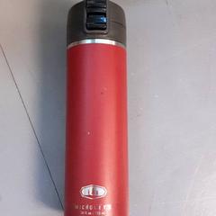 Láhev, jak nahlášeno Diergaarde Blijdorp pomocí iLost