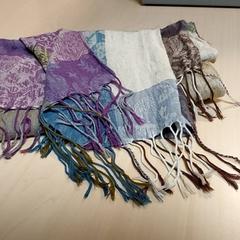 Vêtements - Sjaal, a été signalé par Regio Oost-Vlaanderen utilisant iLost