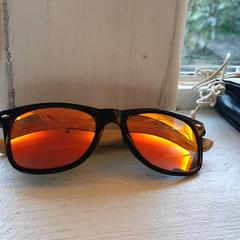 Gafas de sol, ha sido reportado por DierenPark Amersfoort con iLost