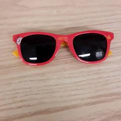 Ulleres de sol, segons ha informat IKEA Breda mitjançant iLost