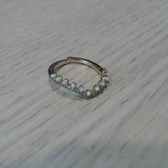 Bague Goud kleurig met witte steentjes, a été signalé par IJsselland Ziekenhuis utilisant iLost