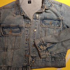 Dongerijakke Veste en jean kiabi taille S, som rapportert av IKEA Avignon ved bruk av iLost