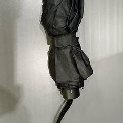 Dáždnik zwart, ako bolo nahlásené Qbuzz GD Groningen HS pomocou iLost