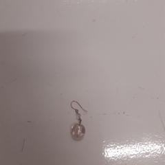 Earring, amint azt Grand Hotel Amrâth Amsterdam az iLost segítségével jelentette.