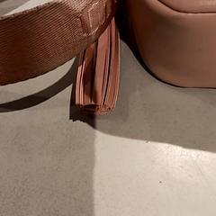 Handbag, as reported by De Efteling using iLost
