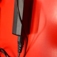 Ordenagailu eramangarriko kargatzailea, gisa salatu by UvA REC iLost erabiliz