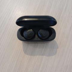 Koptelefoon headphio, zoals gemeld door Amsterdam ID Aparthotel met iLost