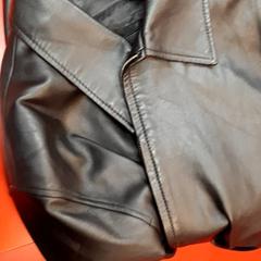 Läderjacka, rapporterat av UvA REC med iLost