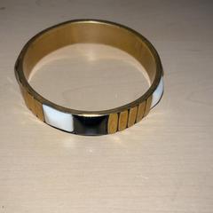 Polsera Goud wit zwart, segons ha informat Jaarbeurs mitjançant iLost