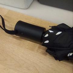 Esernyő plegable, amint azt IKEA Valladolid az iLost segítségével jelentette.