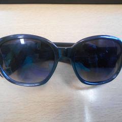 Glasses - Zonnenbril zwart, as reported by Centraal magazijn using iLost
