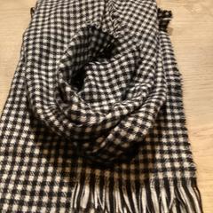 Bufanda, segundo informou Poppodium 013 usando iLost