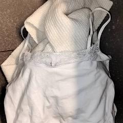 Topje + sjaal, gemeldet von Ziekenhuis Oost-Limburg über iLost