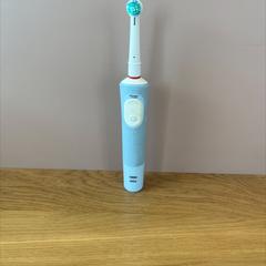 Tandenborstel, zoals gemeld door ibis Styles Rotterdam Ahoy met iLost