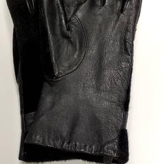 Ropa - Handschoenen Zwart, ha sido reportado por Regio West-Vlaanderen con iLost