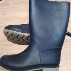 Botas de lluvia Blauw, ha sido reportado por Beekse Bergen Resorts en Hotel con iLost