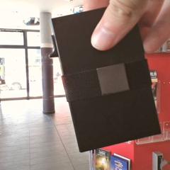 Wallet Black magnetic, as reported by MEININGER Hotel Berlin Central Station using iLost