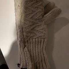 Gloves, as reported by Bibliotheek Neude (Utrecht) using iLost