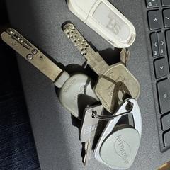 Sleutels én usb-stick, iLost-i jakinarazi zaion moduan