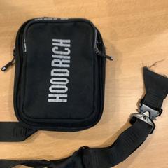 Torba na ramię Zwart van Martin Rueda, zgłoszono przez Gemeente Amsterdam przy użyciu iLost