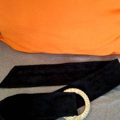 Öv Ceinture noir avec boucle, amint azt IKEA Hénin-Beaumont az iLost segítségével jelentette.