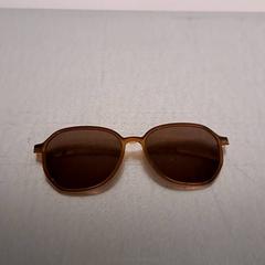 Eguzkitako betaurrekoak, gisa salatu by Keolis Lund iLost erabiliz