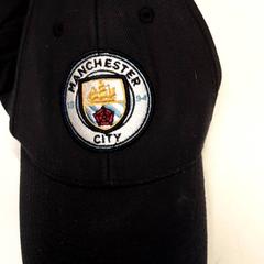 Boné, como reportado por Qbuzz ZHN utilizando o iLost