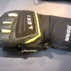 قفاز، كما تم الإبلاغ عنه بواسطة SnowWorld Landgraaf عبر iLost