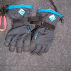 Luvas, segundo informou SnowWorld Landgraaf usando iLost