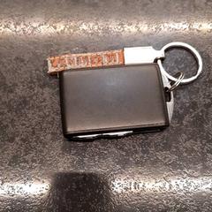 Llave, ha sido reportado por Rotterdam The Hague Airport con iLost