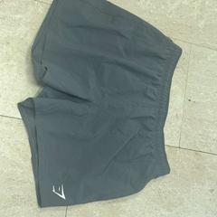 İLost kullanarak Hotel van der Valk Maastricht tarafından bildirildiği gibi Spor pantolonu