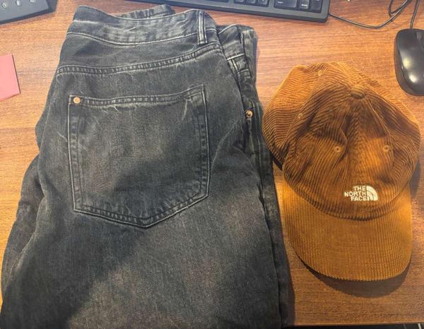 Loose jeans & Cap Brown northface