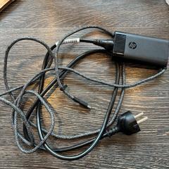 Enchufar zwart, ha sido reportado por WestCord Hotel Eindhoven con iLost