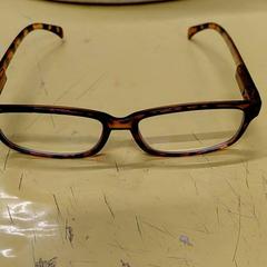 Brýle Motif leopard, jak nahlášeno IKEA Lille pomocí iLost