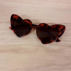 Briller, som rapportert av IKEA Breda ved bruk av iLost