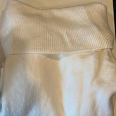 Maglione, come riportato da Inntel Hotels Utrecht Centre utilizzando iLost