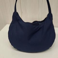 Kézitáska, amint azt Transdev Gooi en Vechtstreek az iLost segítségével jelentette.