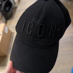 Kšiltovka Zwart, jak nahlášeno Pathé de Kuip pomocí iLost