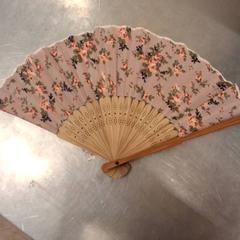 Ruční ventilátor, jak nahlášeno IKEA Grenoble pomocí iLost