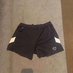 Byxor Zwart kort, rapporterat av Van der Valk Hotel Deventer med iLost