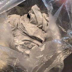 Torba Grijze pak, rode lipglos, zgłoszono przez Van der Valk Hotel Amsterdam Zuidas przy użyciu iLost